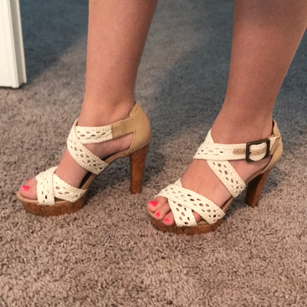 Gianni Bini White crochet sandals